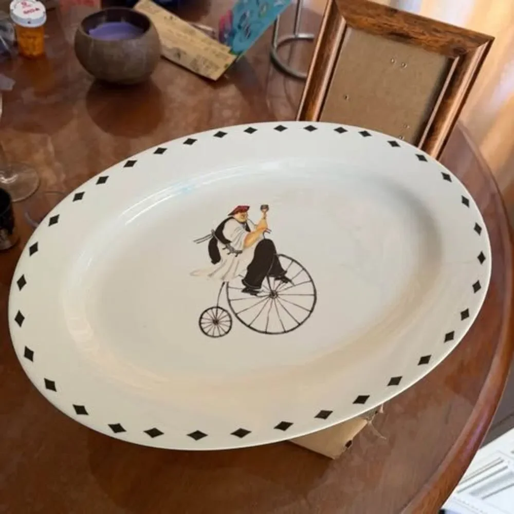 Discontinued Oneida Chefs to Go Dinnerware Set